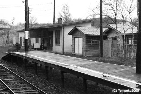 標津線泉川駅2