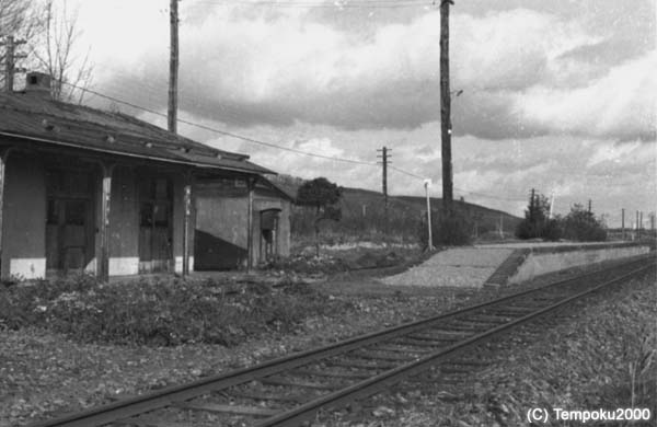 湧網線仁倉駅1